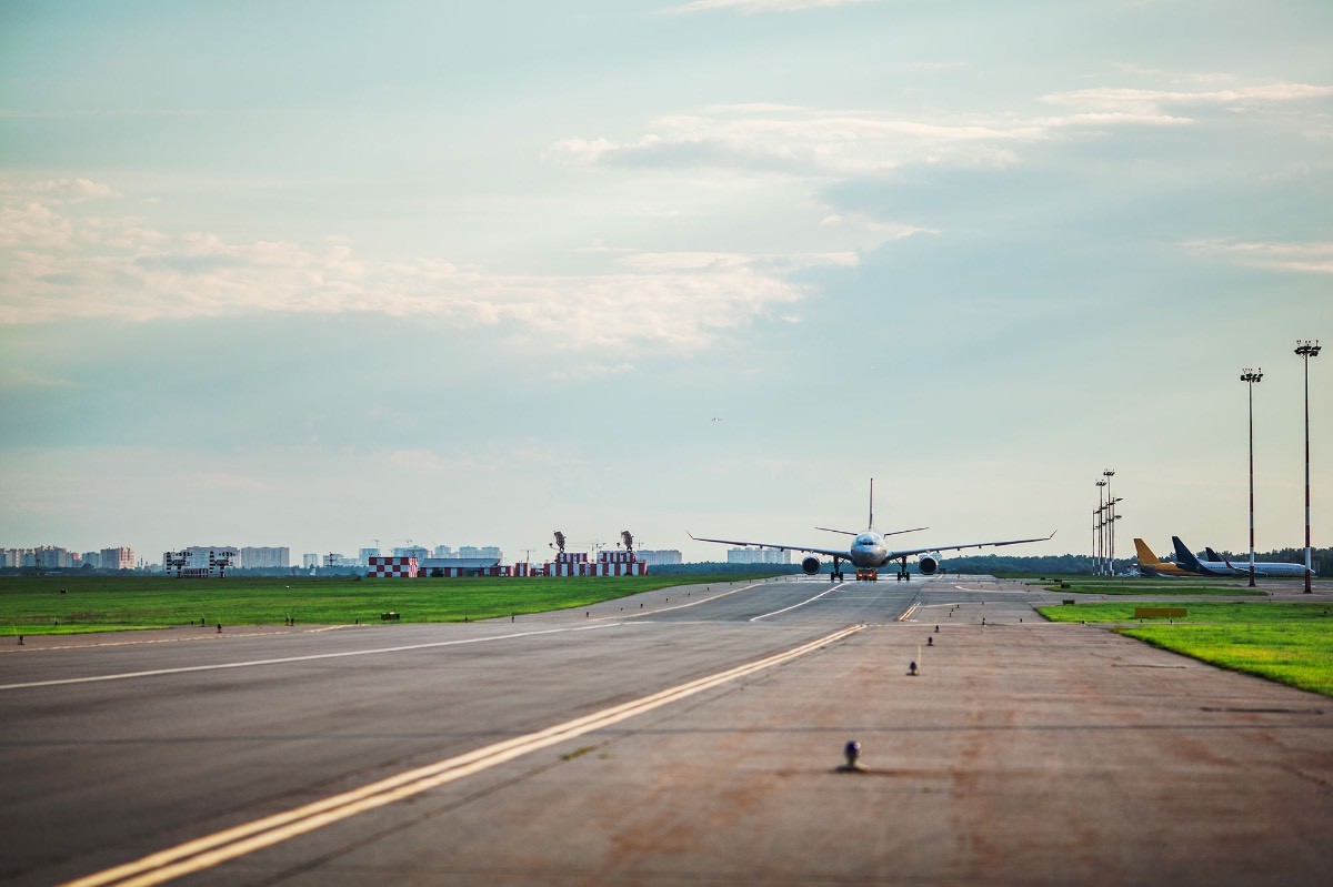 LINATE AIRPORT - Transfer from Milano Linate to Verbania - max 5 people - Transfer service from Milano Linate Airport to Verbania. 
Minivan transfer, maximum 5 people