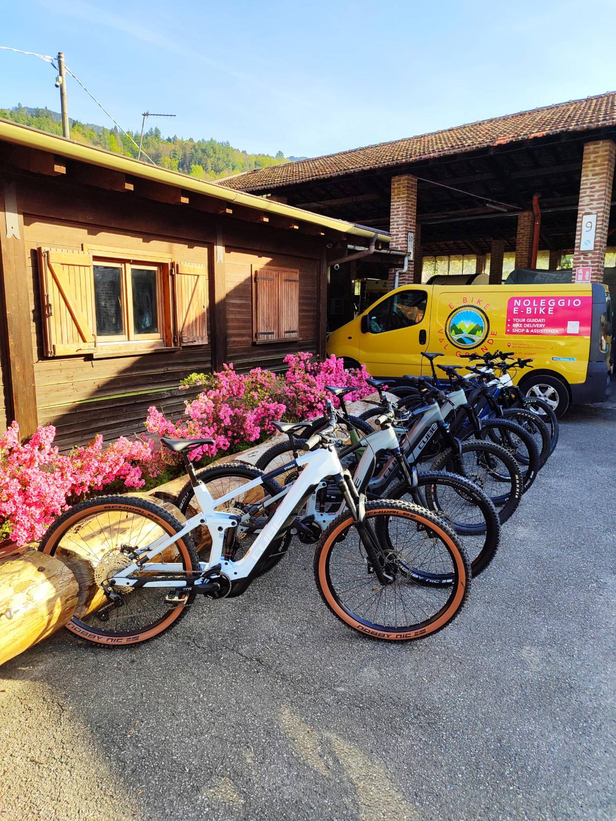 Täglicher E-Bike-Verleih - CUBE-FLYER zweiachsiger e-mtb Verleih, 750wh Akku