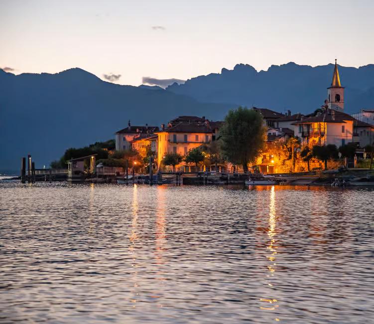Evening on Lake Maggiore - Discover the enchanting beauty of Isola Bella and savor a delicious dinner on Isola dei Pescatori!
We invite you to contact us before making a reservation so we can check availability at the Belvedere restaurant.
E-mail: info@consorzio-maggiore.eu
WhatsApp: +39 3713705596